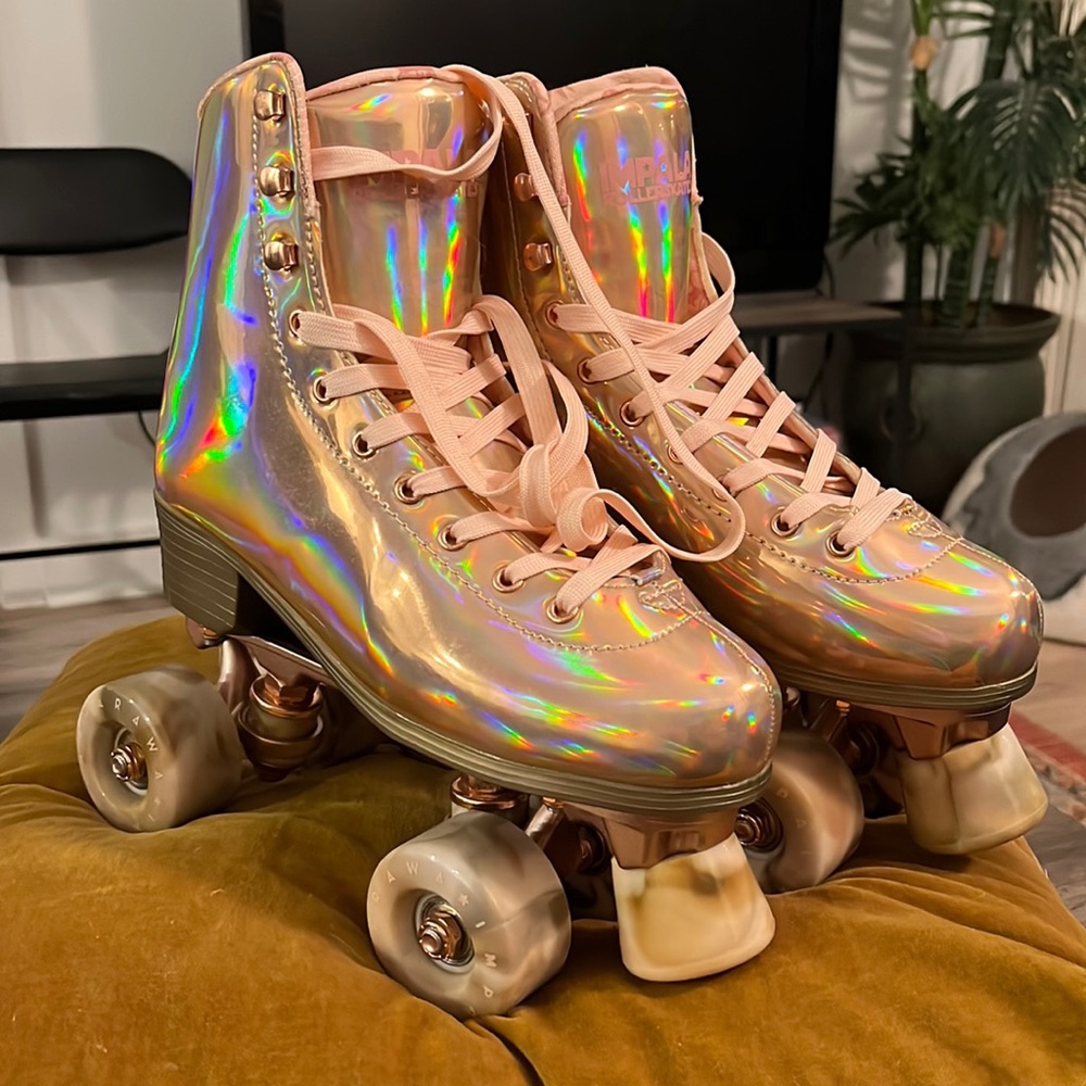 Limited Edition Holographic Rose Gold Impala Rollerskates